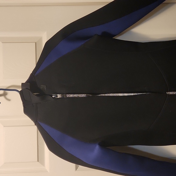 Wetsuit - Picture 3 of 7